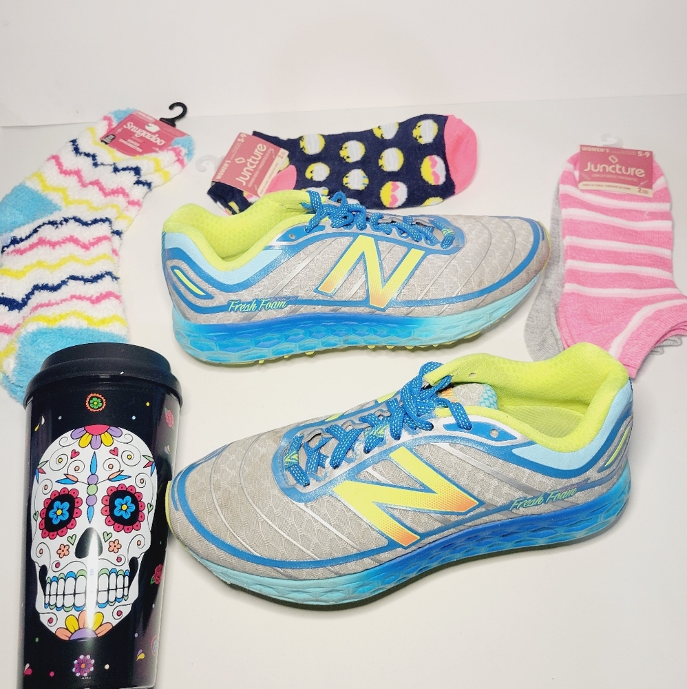 Womans Size 8 New Balance "Boracay" bonus